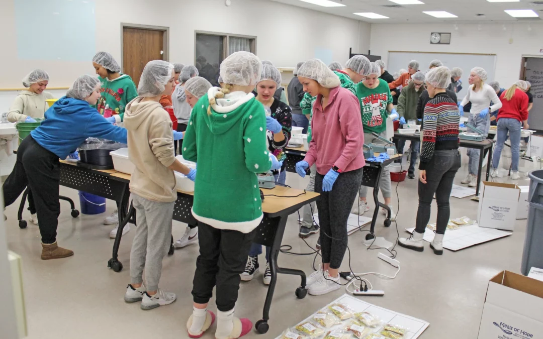 Park Rapids National Honor Society Packs 10,000 Meals